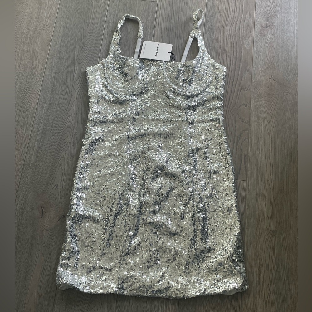 BNWT GLAMOROUS DRESS - Picture 2 of 3